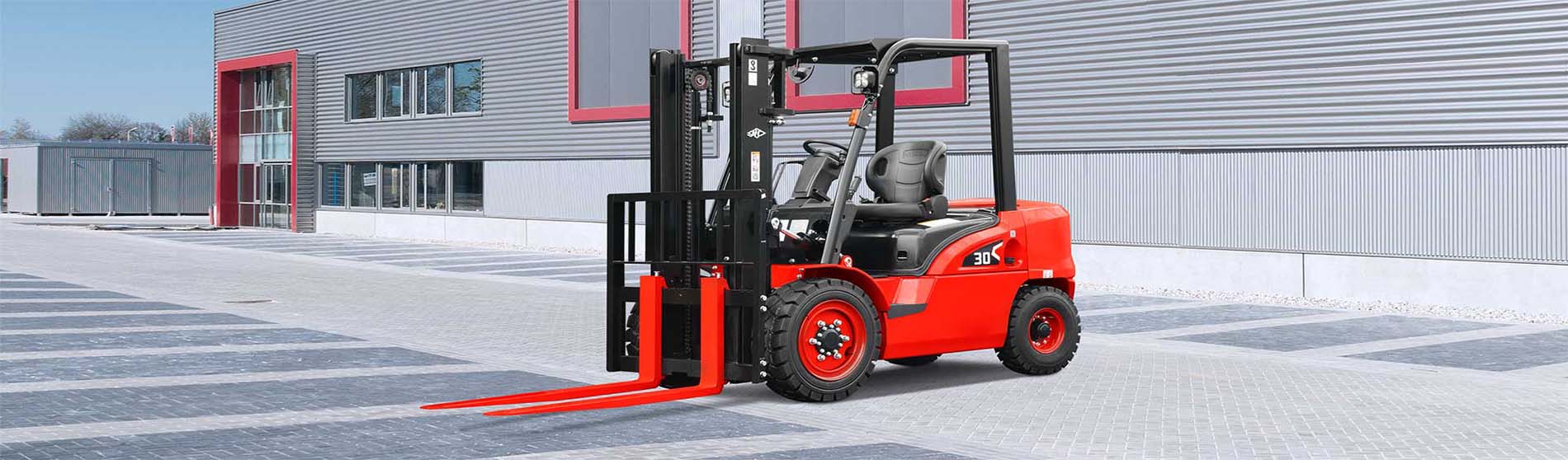 Forklift hire Tring unloading pallets from a commercial truck